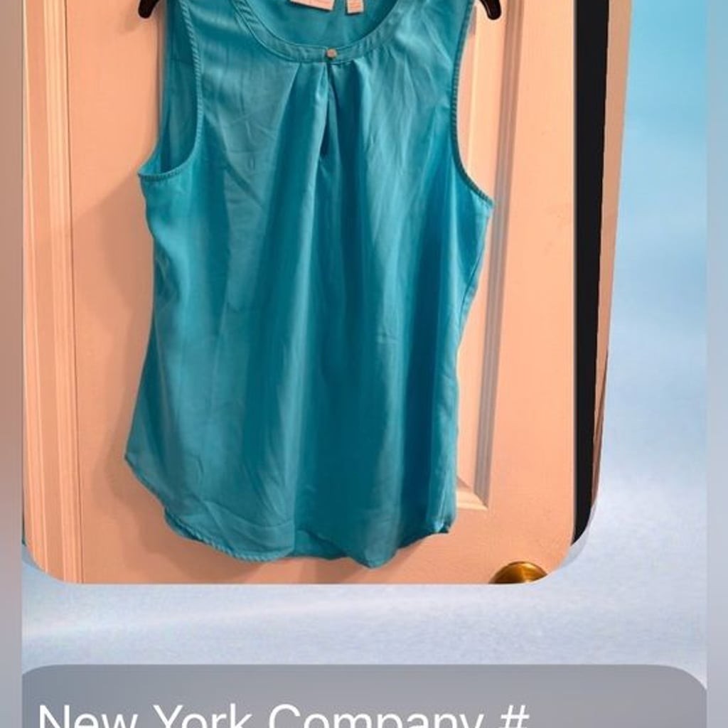 New York & Company Small Turquoise Keyhole Pleated Sleeveless Shell