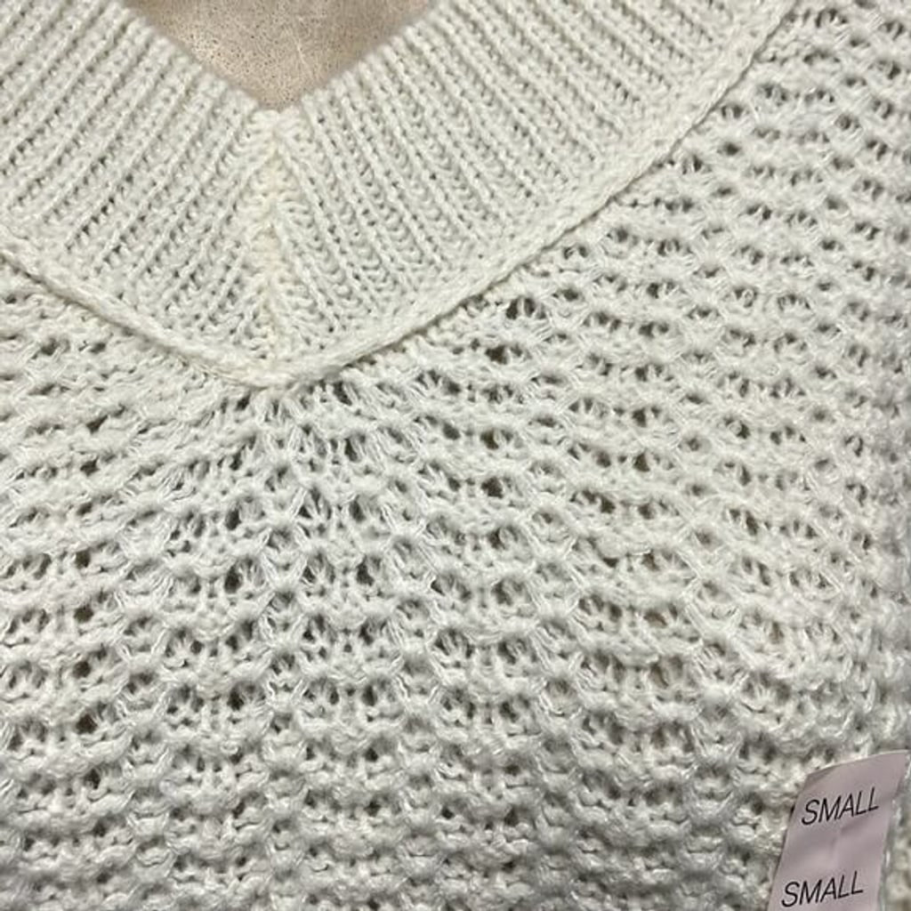 NWT SO V-Neck Pullover Plush Sweater S Cream