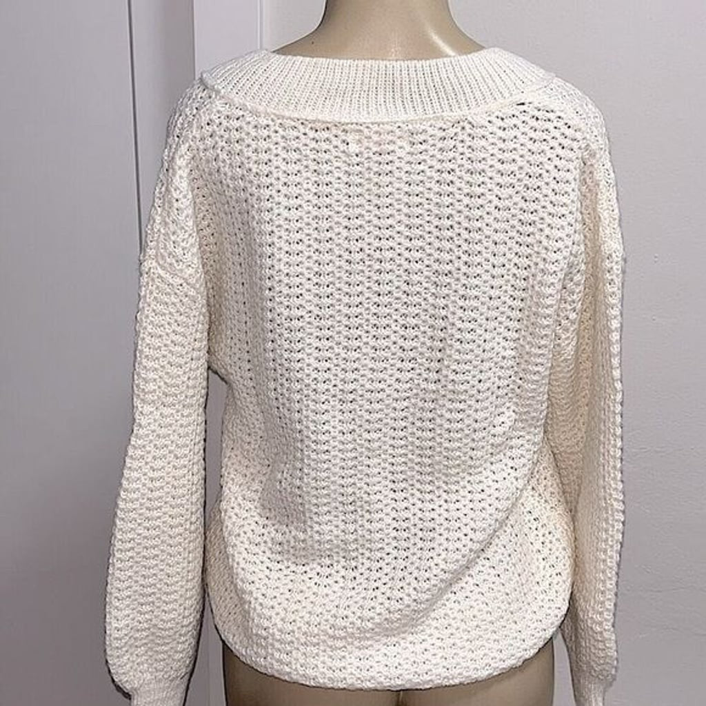 NWT SO V-Neck Pullover Plush Sweater S Cream