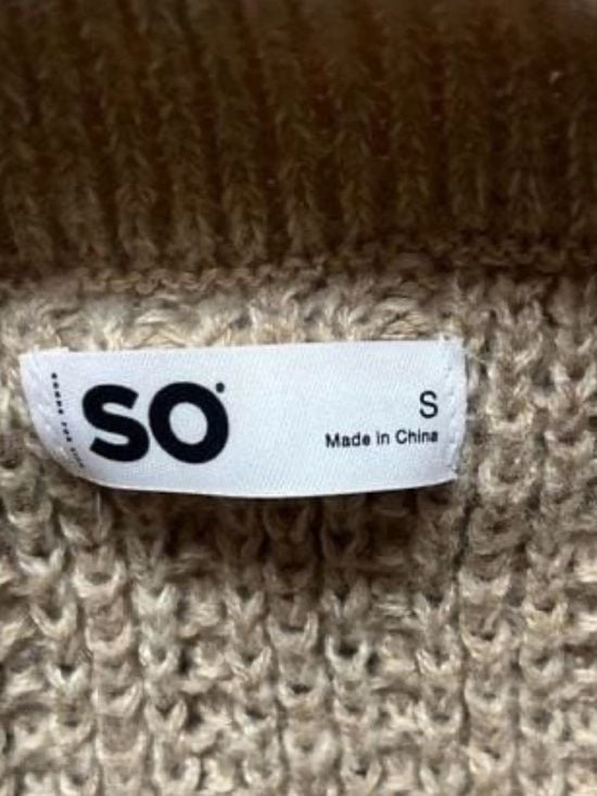 SO Relaxed V-Neck Chunky Knit Sweater - Camel