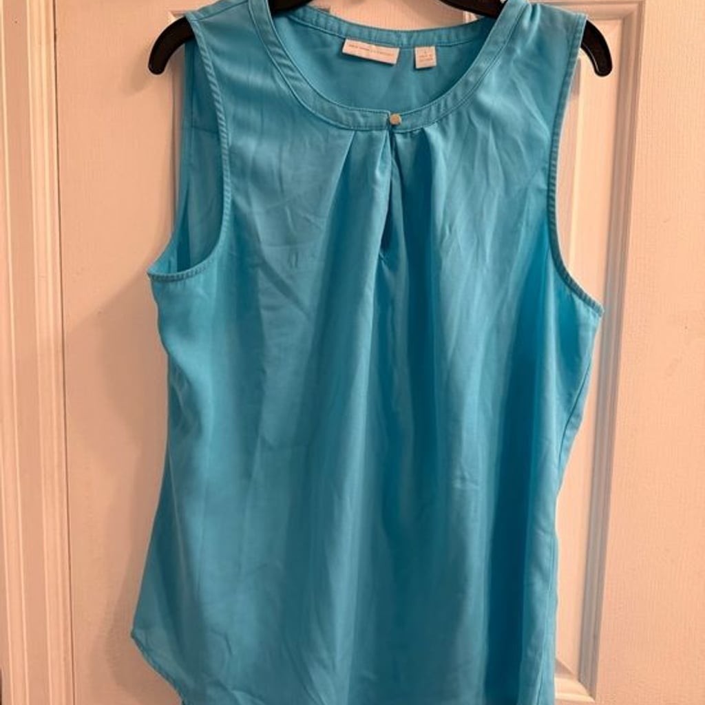New York & Company Small Turquoise Keyhole Pleated Sleeveless Shell