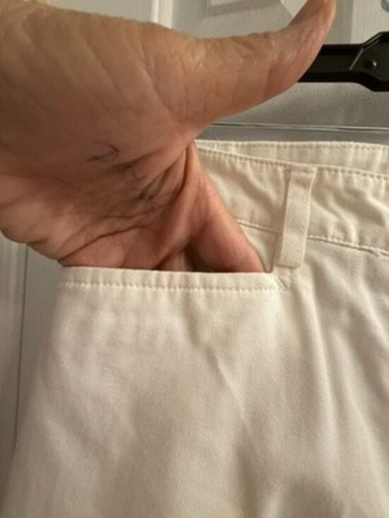 Sag Harbor Women's White Capris Size 8P Cropped Casual Pants