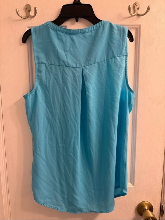 New York & Company Turquoise Keyhole Pleated Sleeveless Shell