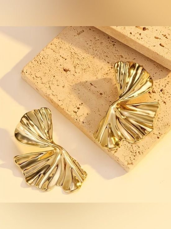 Gold Ginkgo Leaf Sculptural Earrings - Women Jewelry