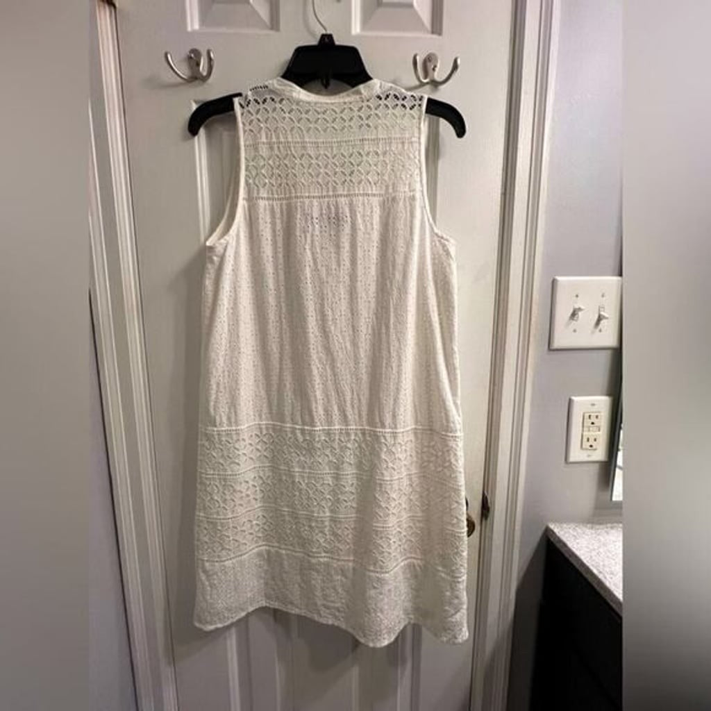 Ann Taylor Loft Eyelet V Neck White Dress Sz 6