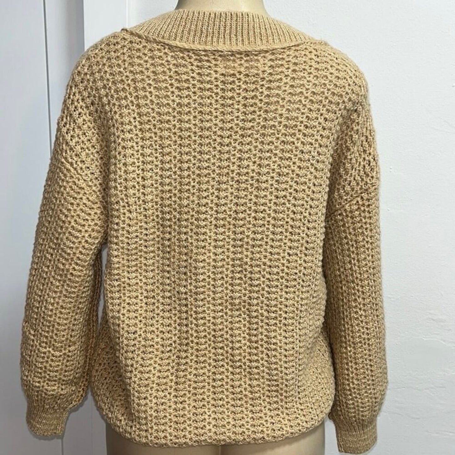 Last One! NWT SO Cable Knit Yarn Sweater Sz M Tan Camel