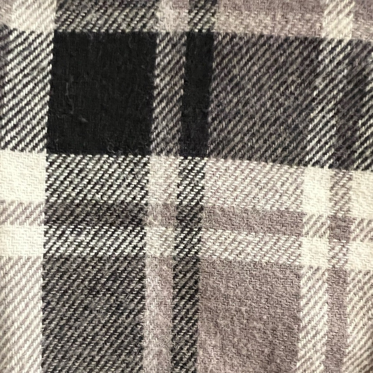 [JUST IN] Eddie Bauer Black and Gray Plaid Men's Shirt XL