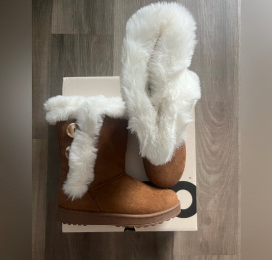 New! SO Fur Boots Tan Sz 6