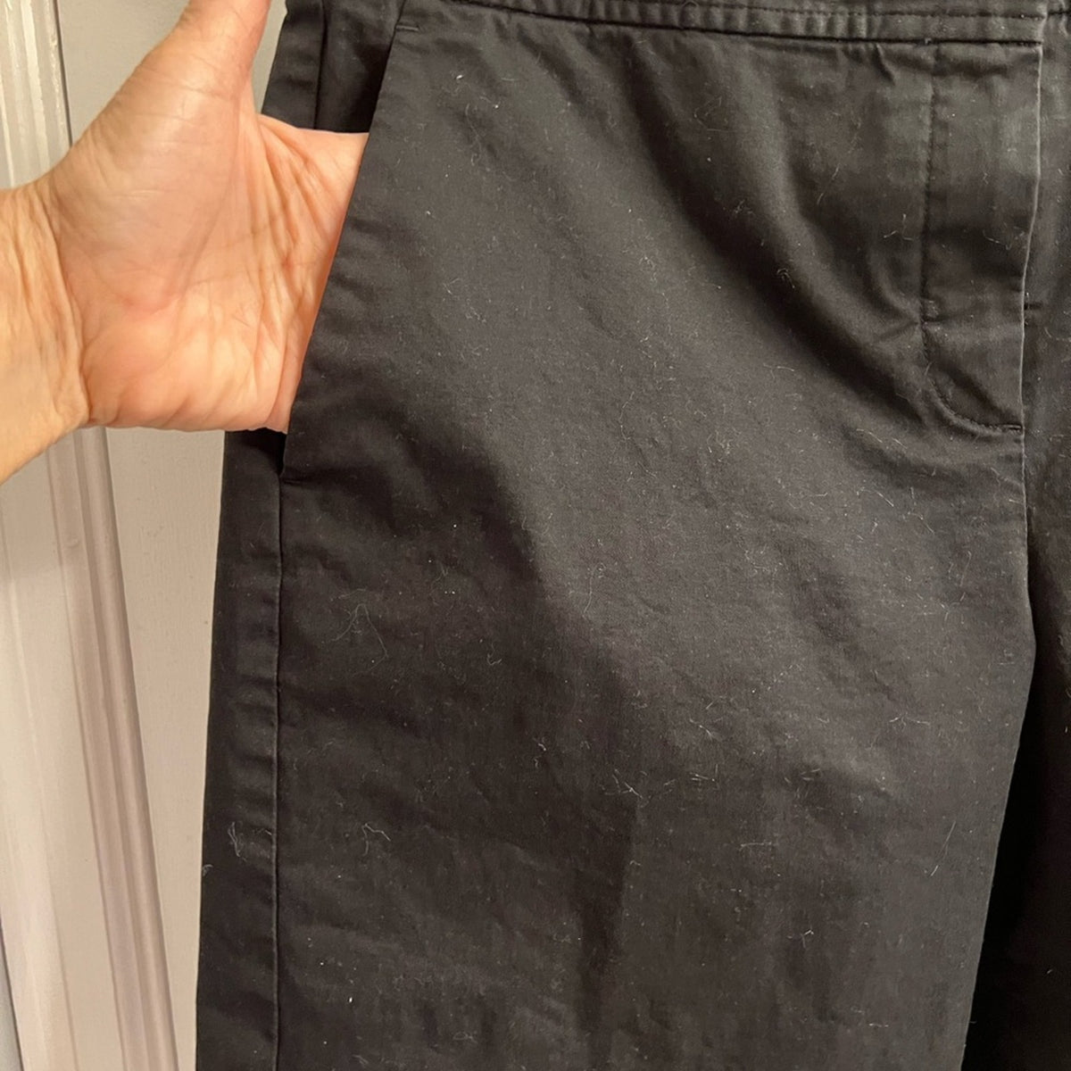 [JUST IN} Theory Black Tailored Bermuda Shorts - Size 6 Classic Black High-end luxury Size 6