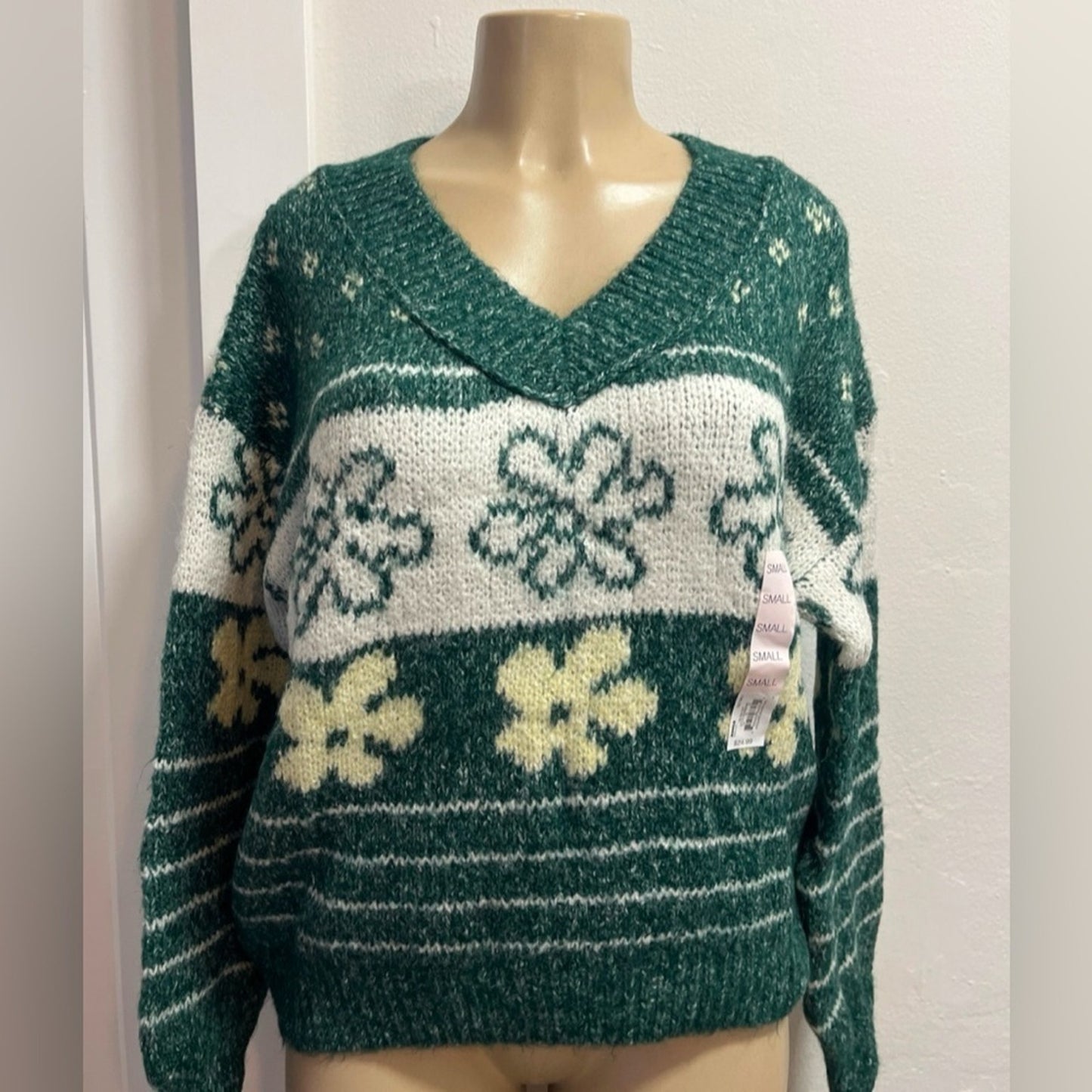 Last One! NWT SO Green Daisies V-Neck Plush Sweater S