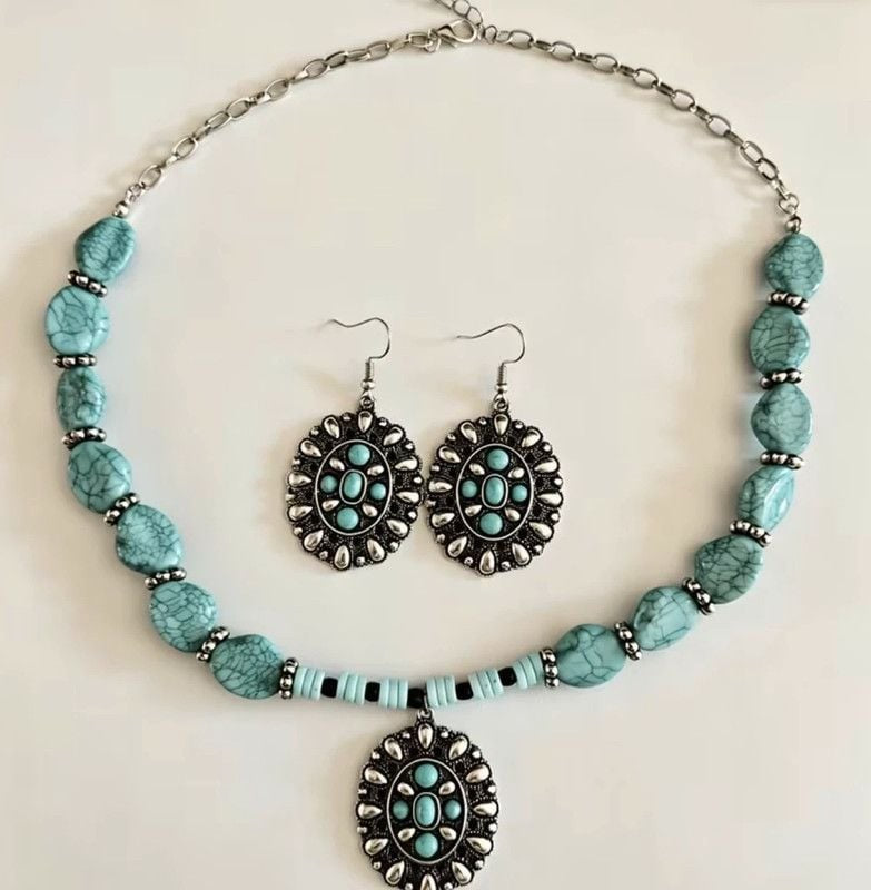 Turquoise Bead Statement Necklace with Pendant - Women Jewelry
