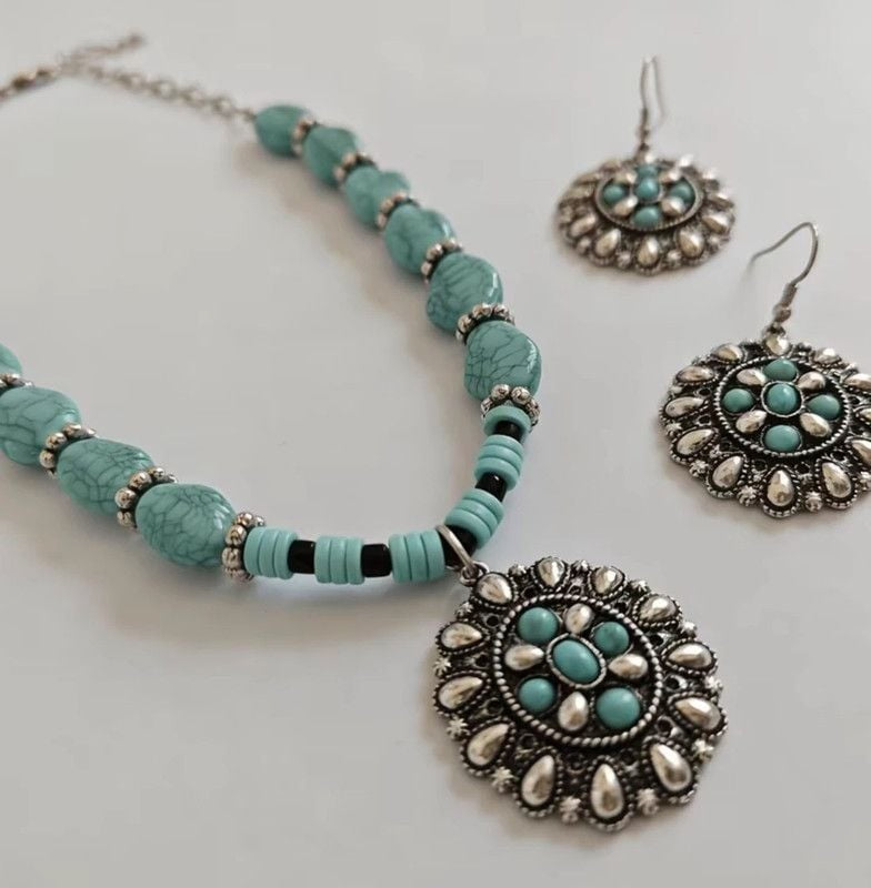Turquoise Bead Statement Necklace with Pendant - Women Jewelry