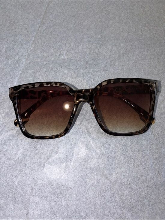 Tortoiseshell Square Sunglasses with Brown Gradient Lenses Animal Print