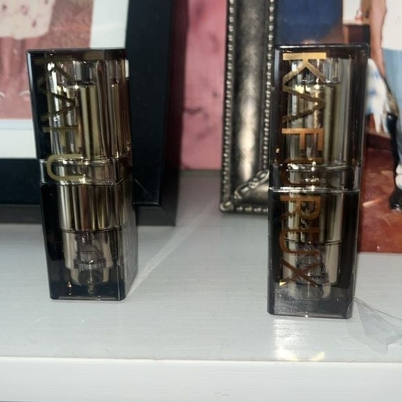 NIB 2 Tone Lipstick Matte Black Red
