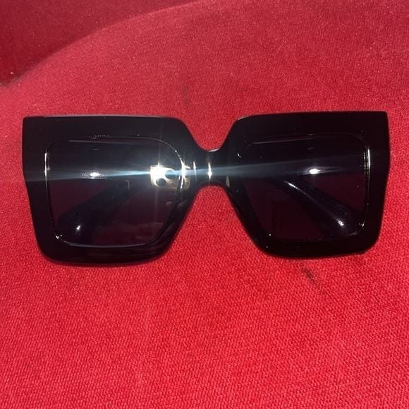 Baddie Square Trendy Black Sunglasses