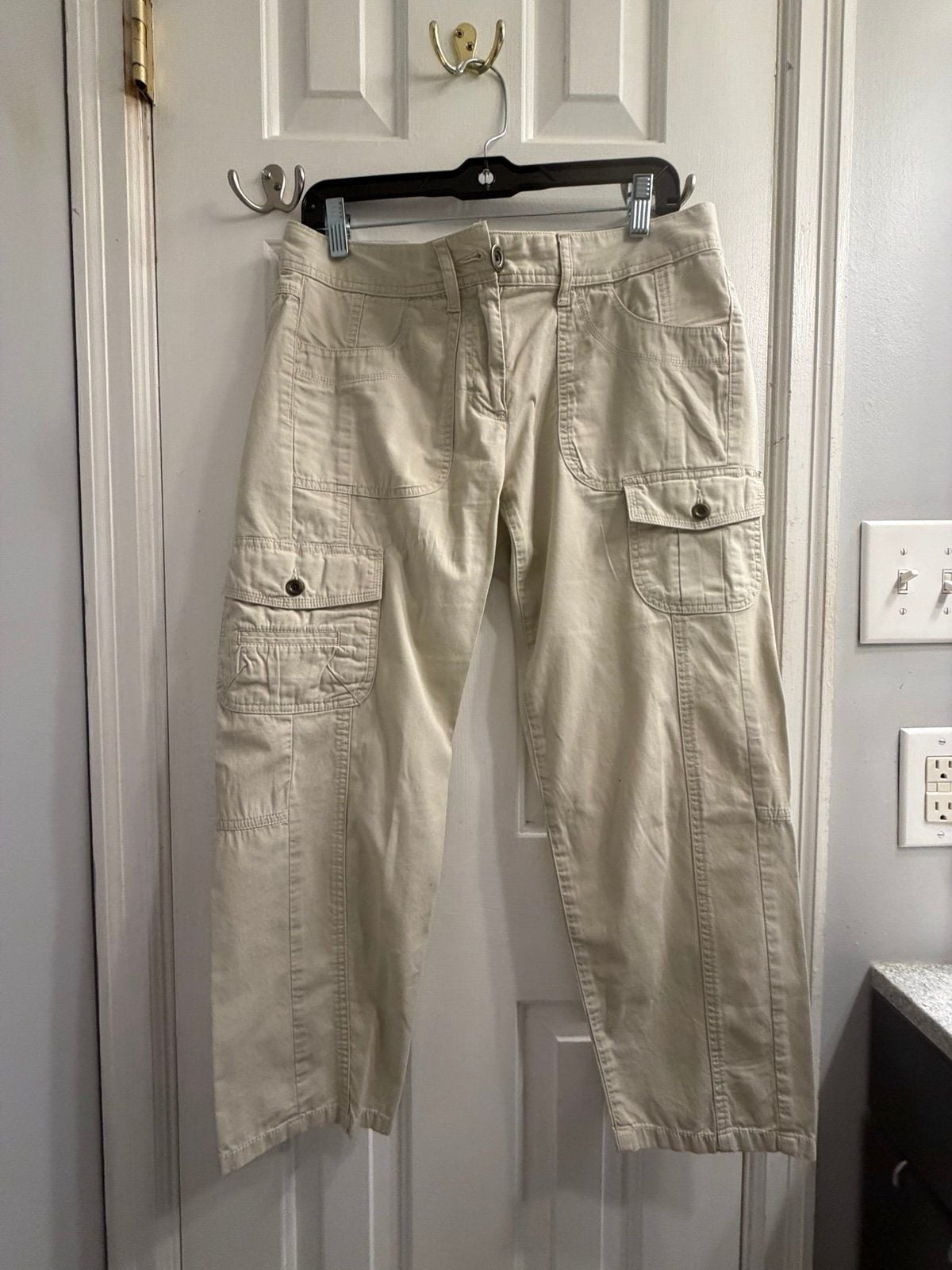 Tommy Hilfiger Khaki Cargo Cropped Pants Size 8
