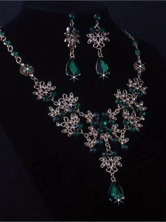Emerald Teardrop Crystal Floral Necklace & Earring Set Vintage