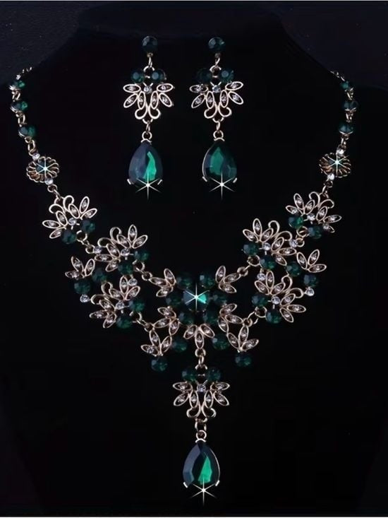 Emerald Teardrop Crystal Floral Necklace & Earring Set Vintage