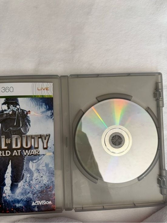 3 Xbox 360 Games Bundle - COD World at War & FIFA 14