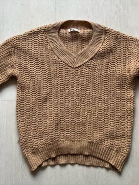 SO Relaxed V-Neck Chunky Knit Sweater - Camel