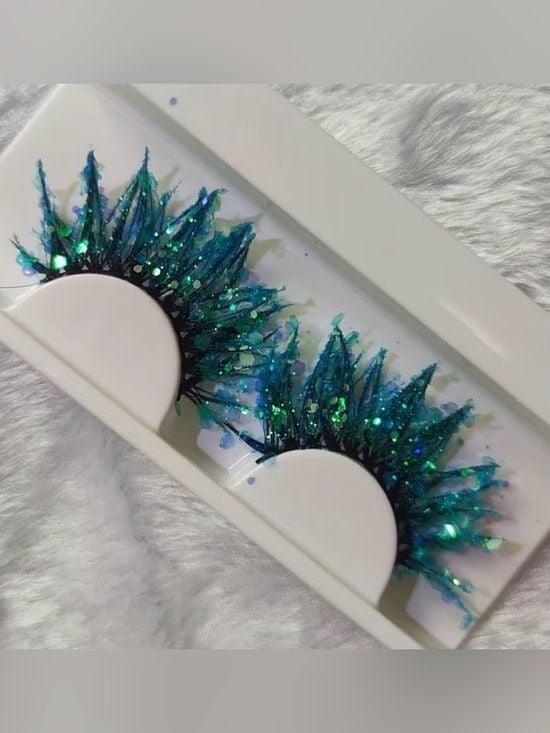Crystal Teal Statement Festival Lashes - Dramatic Blue-Green