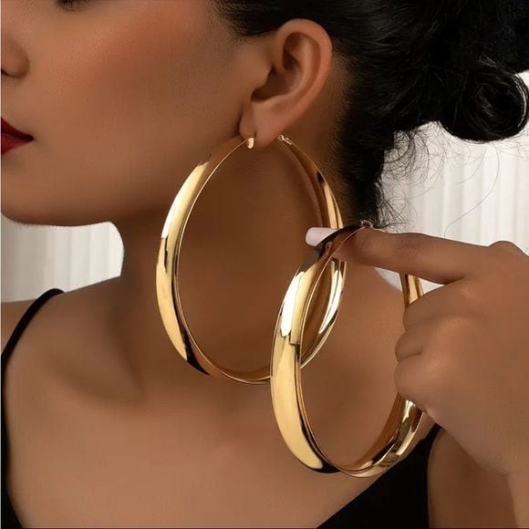 BOUTIQUE Gorgeous Large Gold Hoop Earrings 3.4”