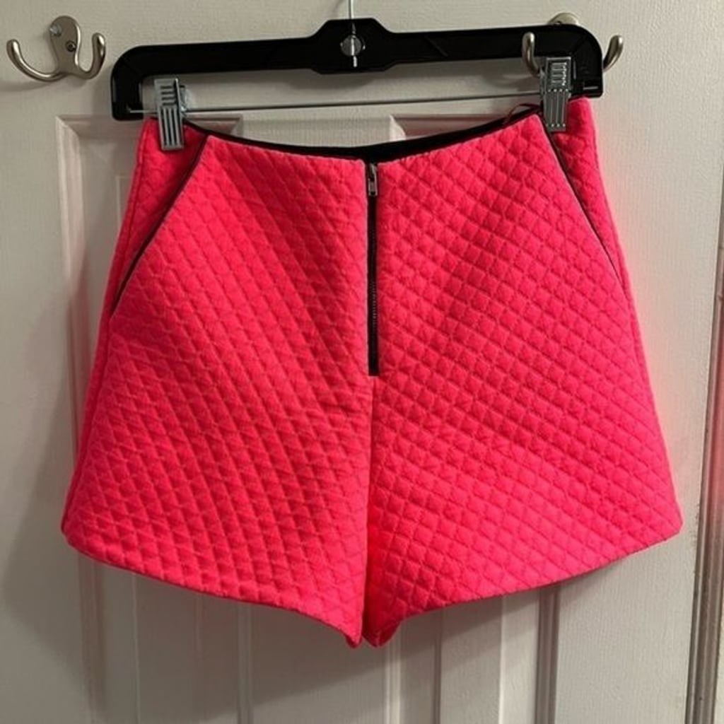 [JUST IN] Topshop Pink Quilted High Waisted Shorts Sz 4