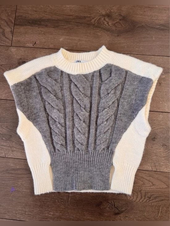 Zara Gray & Cream Contrast Cable Knit Sleeveless Sweater Vest Small