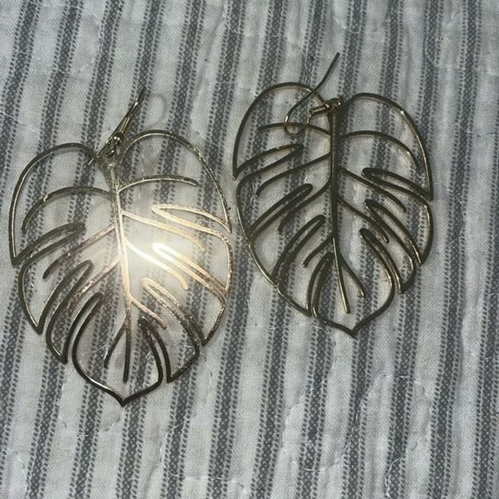 Chic Hollow Leaf Dangle Drop Gold Earrings