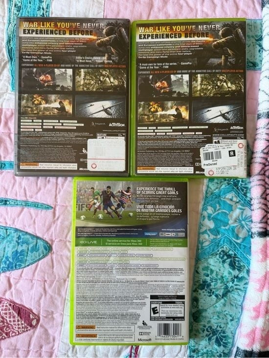 3 Xbox 360 Games Bundle - COD World at War & FIFA 14