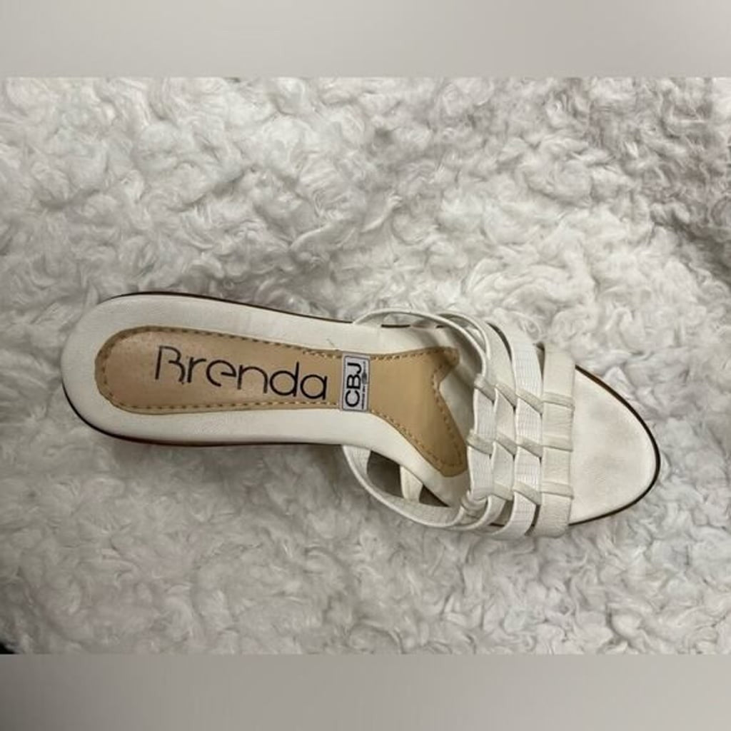 BRENDA Leather Kitten Heels Sz 9 White