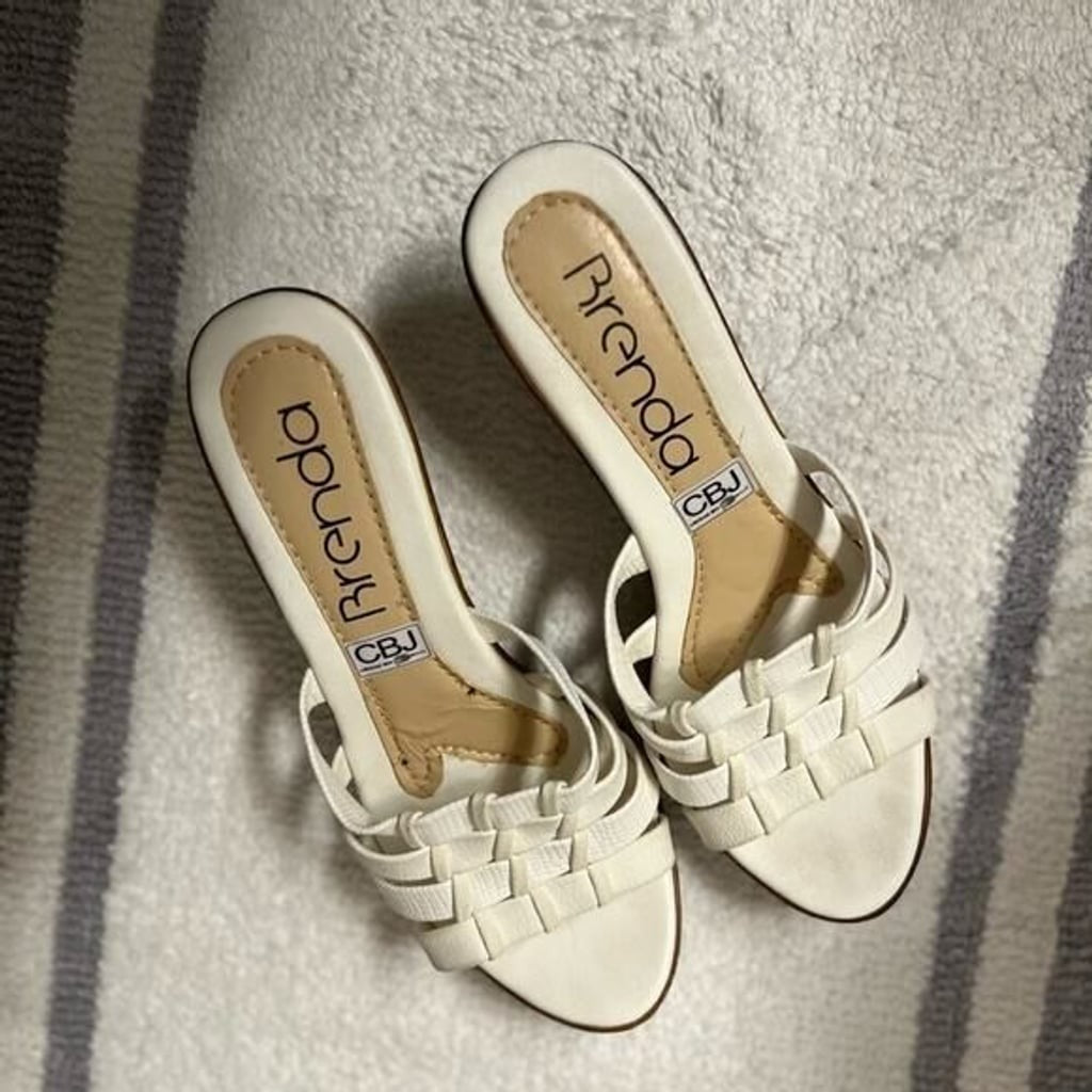 BRENDA Leather Kitten Heels Sz 9 White