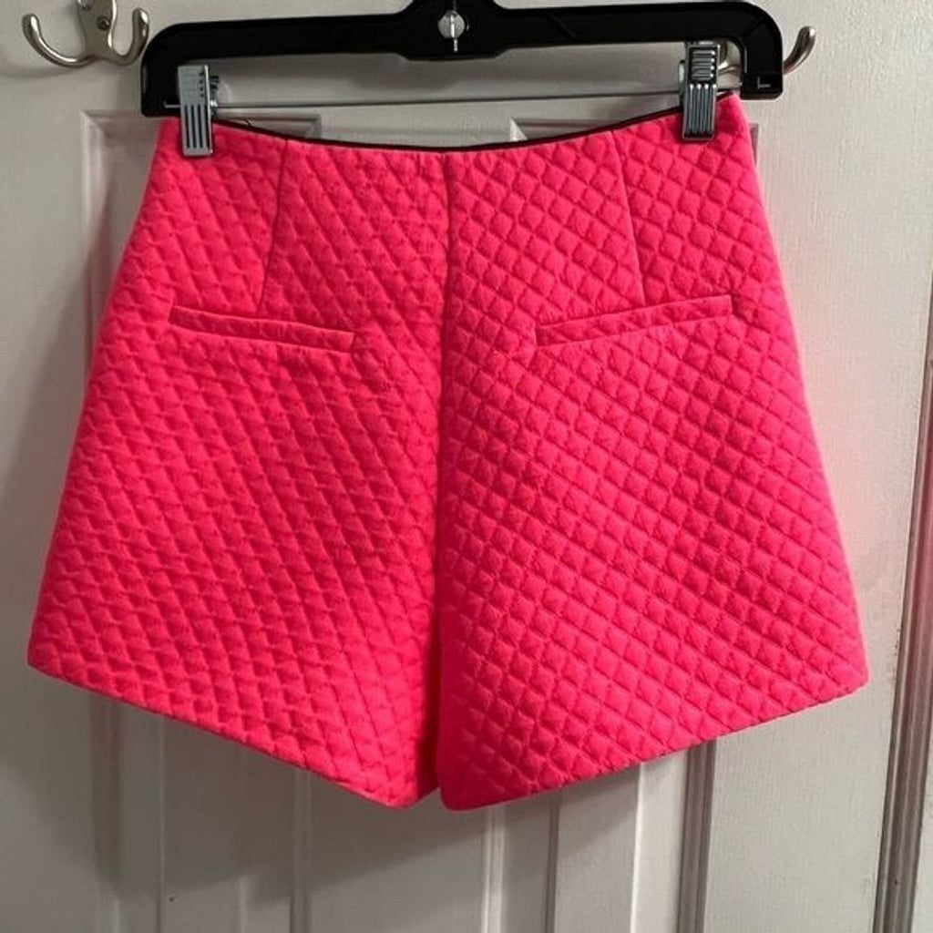 [JUST IN] Topshop Pink Quilted High Waisted Shorts Sz 4