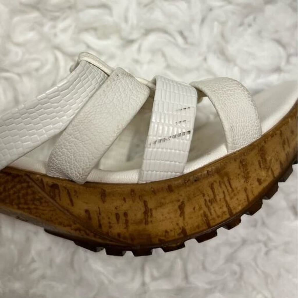 BRENDA Leather Kitten Heels Sz 9 White