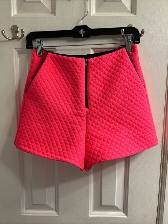 Topshop Pink Quilted Shorts Size 4 High-Waisted Textured Mini Preppy