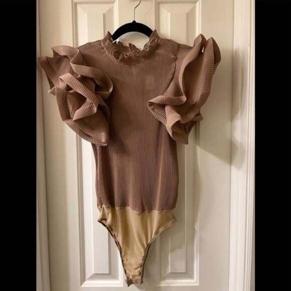 Fashion Nova Modern Ruffled Sleeve Sz Small