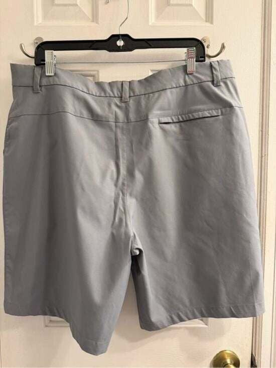 32COOL Men's Flat Front Gray Performance Shorts Size 36
