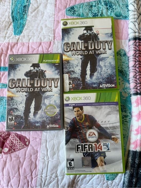 3 Xbox 360 Games Bundle - COD World at War & FIFA 14